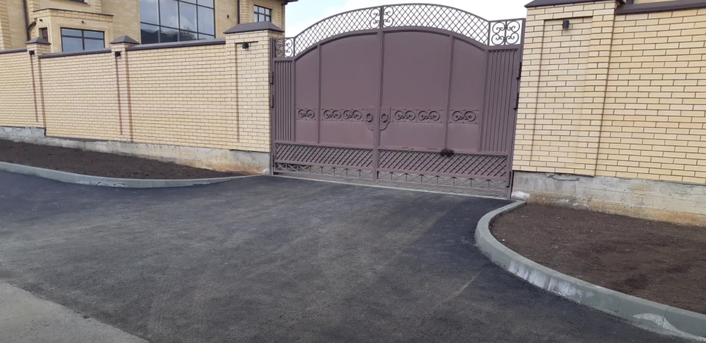 https://majkop.blago-s.ru/storage/app/uploads/public/646/325/9f3/6463259f3434e253867272.png